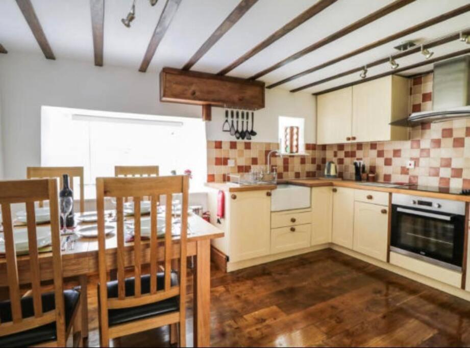 Church Gate Cottage - Bridestowe Екстериор снимка