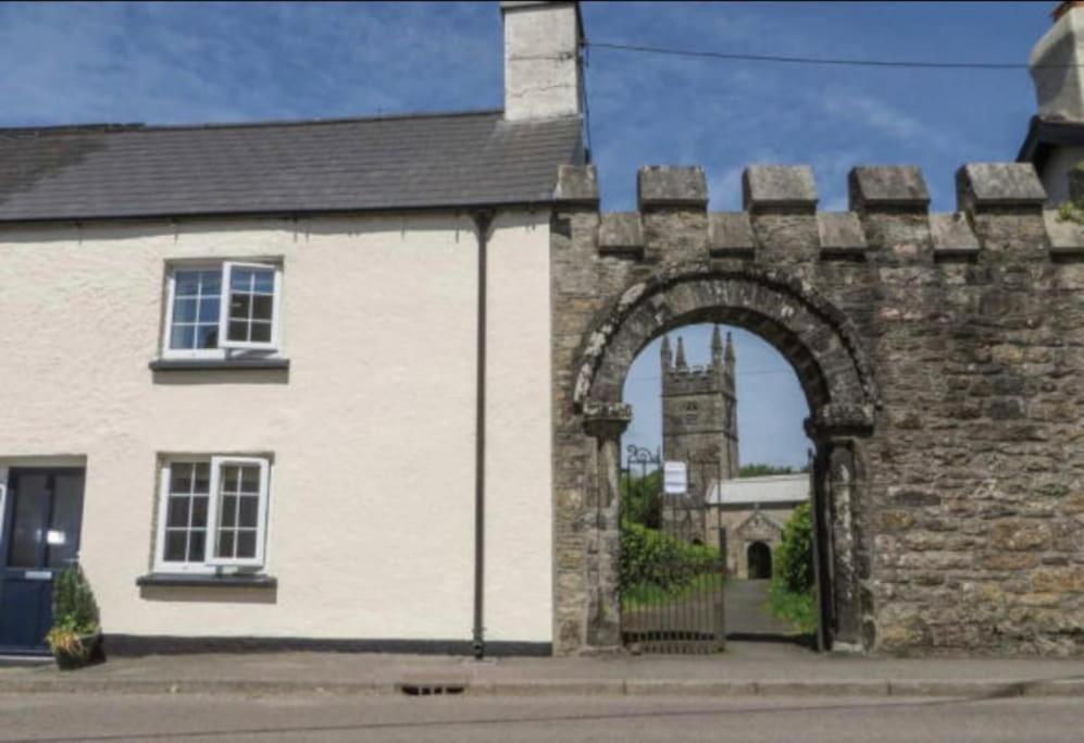 Church Gate Cottage - Bridestowe Екстериор снимка